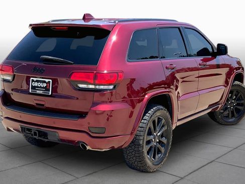 Used 2020 Jeep Grand Cherokee Altitude AWD/4WD image 12