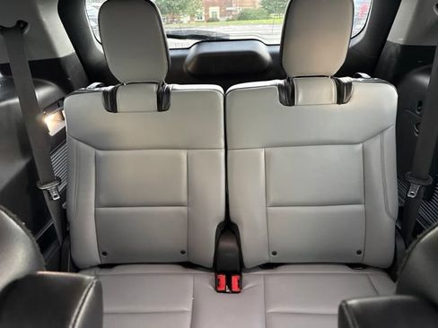 Used 2021 Ford Explorer XLT w/ Equipment Group 202A AWD/4WD image 27
