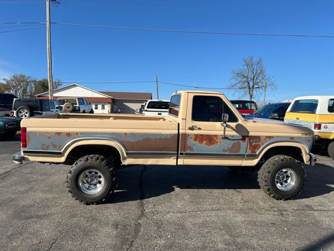 Used 1986 Ford F150 4x4 Regular Cab image 5