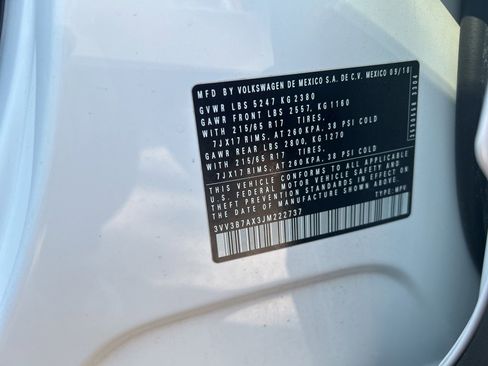 Used 2018 Volkswagen Tiguan SE image 35