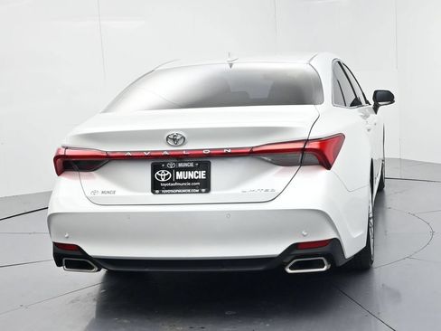 Used 2022 Toyota Avalon Limited w/ Advanced Safety Package FWD image 7