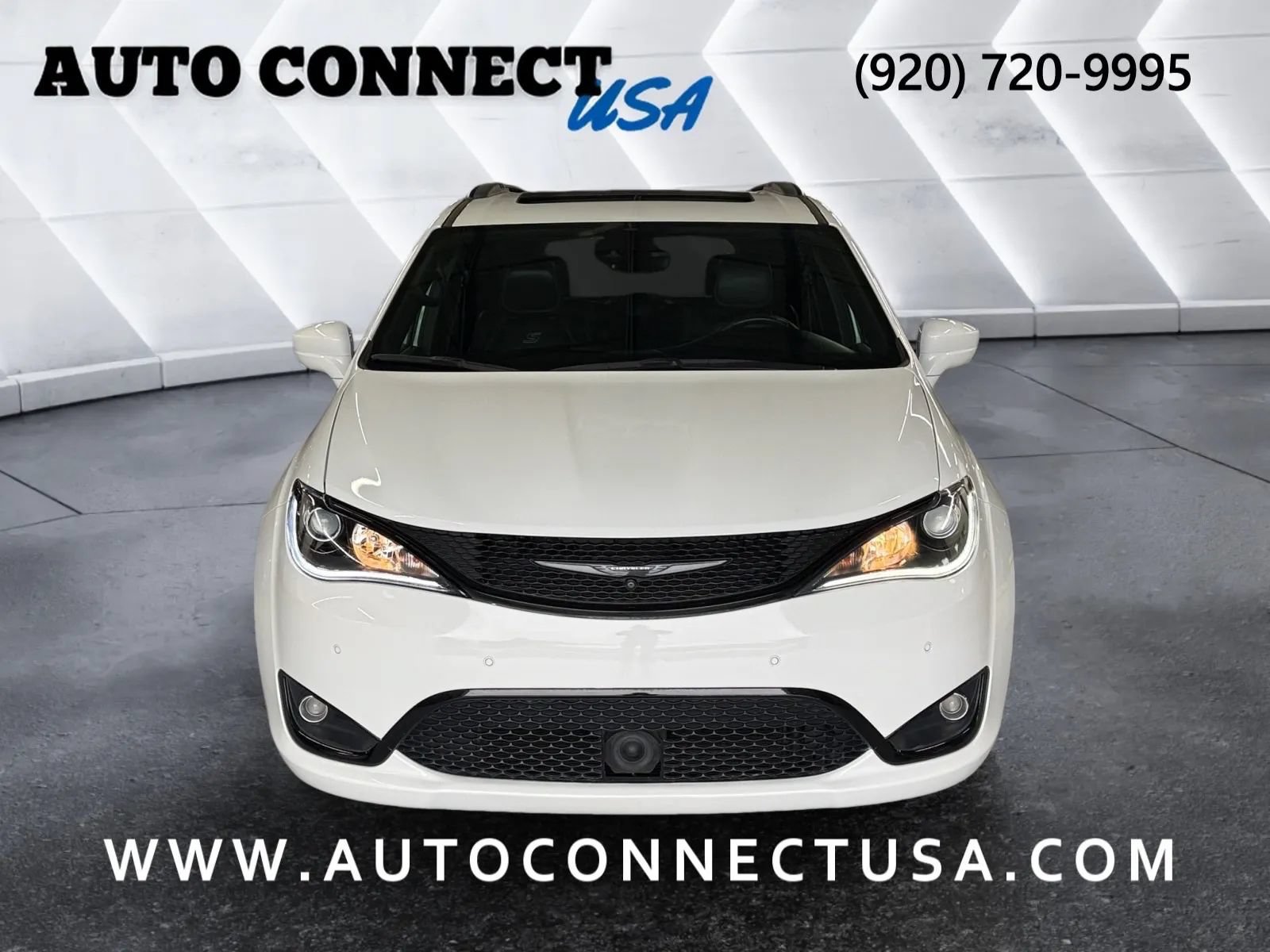 Used 2018 Chrysler Pacifica Touring-L Plus w/ Advanced Safetytec Group FWD image 4