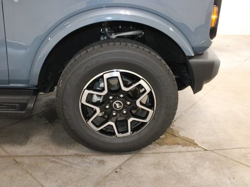 Used 2025 Ford Bronco Outer Banks AWD/4WD image 39