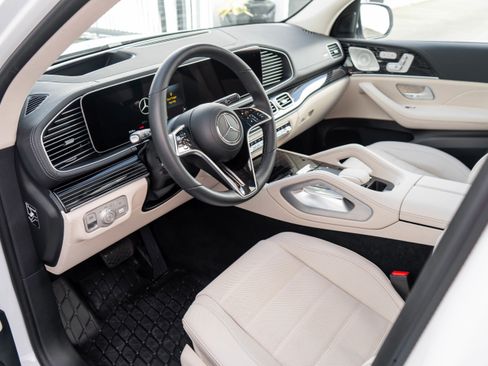 Used 2026 Mercedes-Benz GLE 450e 4MATIC image 8