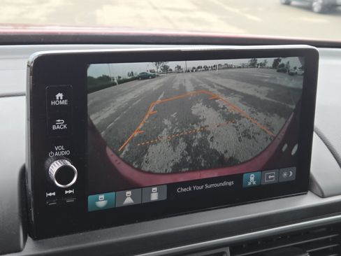 Used 2025 Honda Pilot EX-L image 6