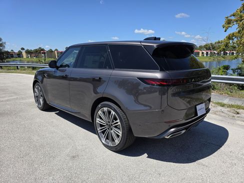 New 2026 Land Rover Range Rover Sport Dynamic SE AWD/4WD image 2