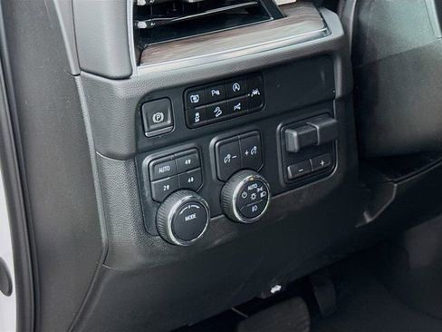 Used 2025 Chevrolet Tahoe Z71 w/ Comfort Package AWD/4WD image 13