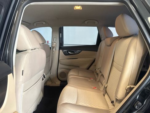 Used 2017 Nissan Rogue S image 8