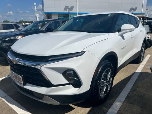 Used 2025 Chevrolet Blazer LT FWD image 14