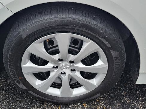 Used 2024 Toyota Corolla LE image 12