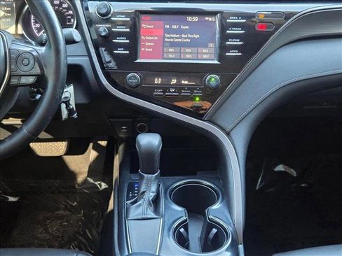 Used 2019 Toyota Camry SE image 15