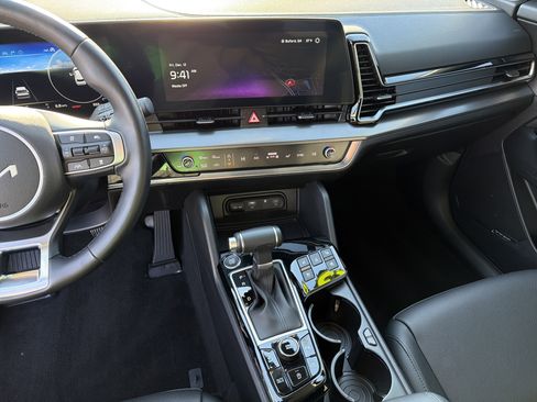 Used 2025 Kia Sportage SX image 29