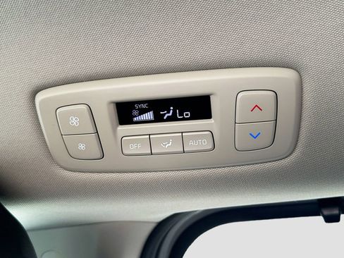 Certified 2026 Kia Carnival EX FWD image 28