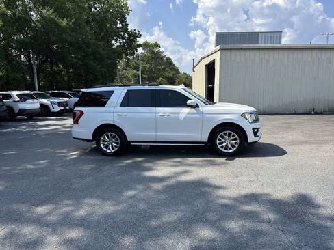 Used 2020 Ford Expedition XLT w/ Equipment Group 202A RWD image 4