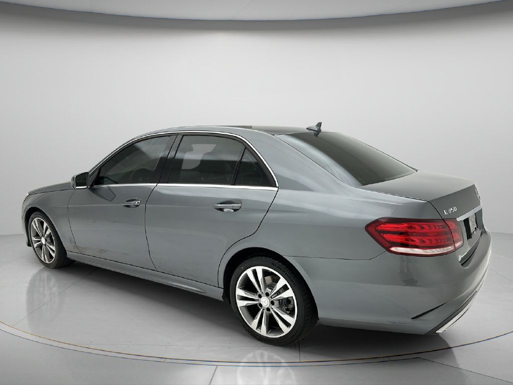 Used 2016 Mercedes-Benz E 350 4MATIC Sedan image 4