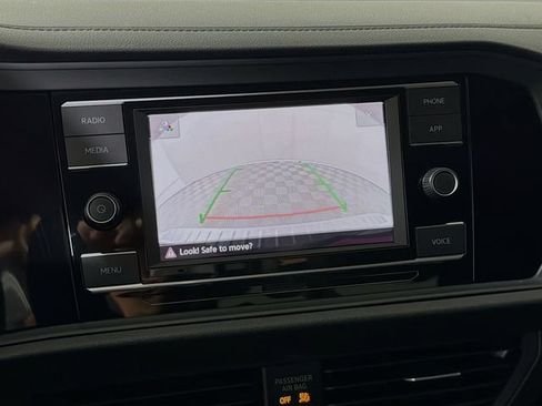 Used 2024 Volkswagen Jetta SE FWD image 15