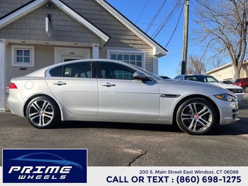 Used 2017 Jaguar XE Premium image 7