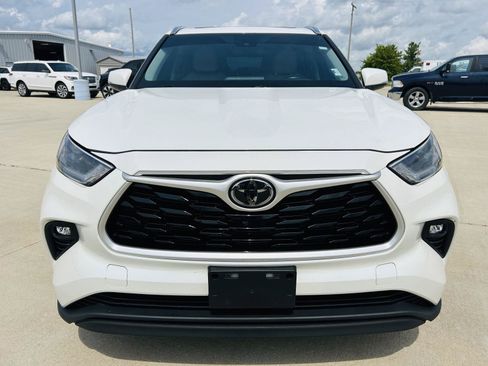 Used 2021 Toyota Highlander XLE FWD image 36