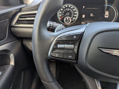 Used 2025 Genesis G70 2.5T image 16