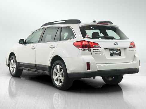 Used 2014 Subaru Outback 2.5i Limited w/ Moonroof Package AWD/4WD image 3