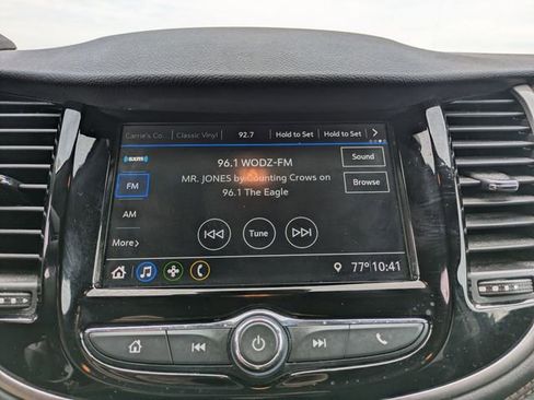 Used 2019 Chevrolet Trax LT w/ LT Convenience Package AWD/4WD image 13
