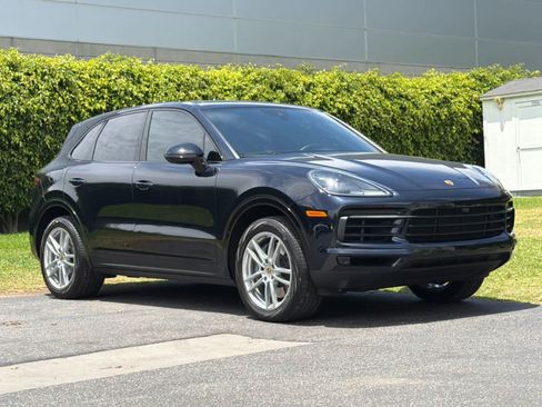 Certified 2023 Porsche Cayenne AWD/4WD image 10