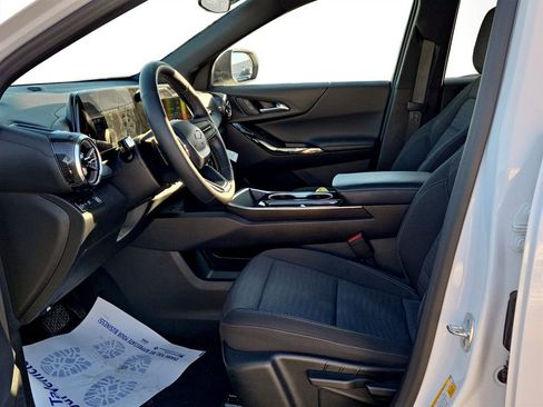 Used 2025 Chevrolet Equinox LT image 28