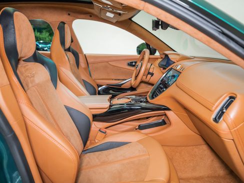 Used 2023 Aston Martin DBX 707 image 21