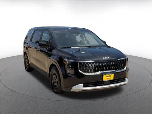 Used 2026 Kia Carnival FWD image 3