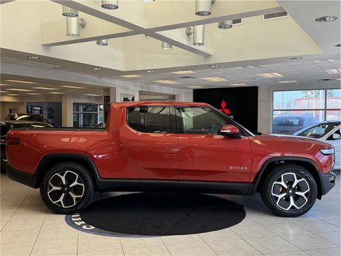 Used 2022 Rivian R1T Adventure image 4