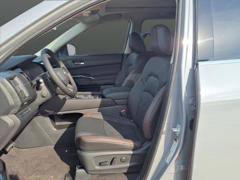 New 2026 Nissan Pathfinder Platinum AWD/4WD image 57