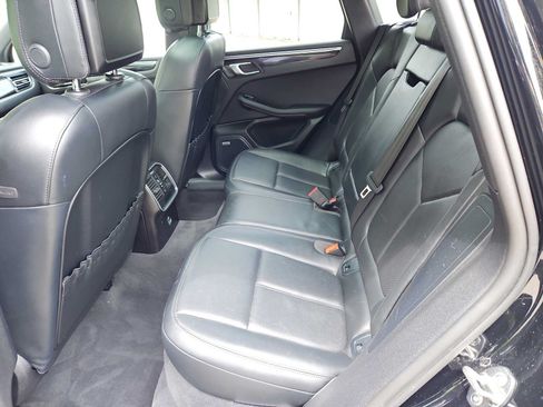 Used 2021 Porsche Macan AWD/4WD image 46