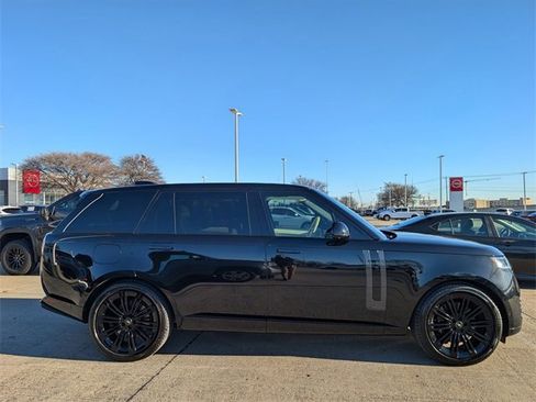 Used 2024 Land Rover Range Rover Long Wheelbase Autobiography image 3