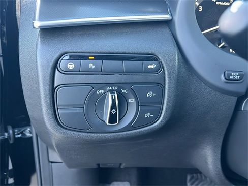 Certified 2025 INFINITI QX50 Pure image 24