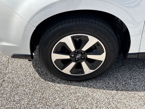 Used 2017 Subaru Forester 2.5i w/ Alloy Wheel Package AWD/4WD image 9