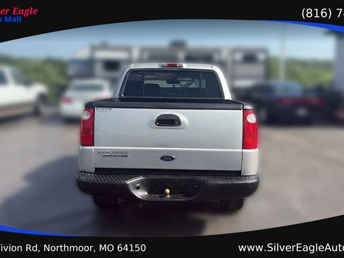 Used 2003 Ford Explorer Sport Trac XLT AWD/4WD image 4