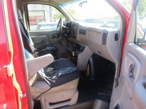 Used 2001 Chevrolet Express 3500 w/ Preferred Equipment Group 2 RWD image 6