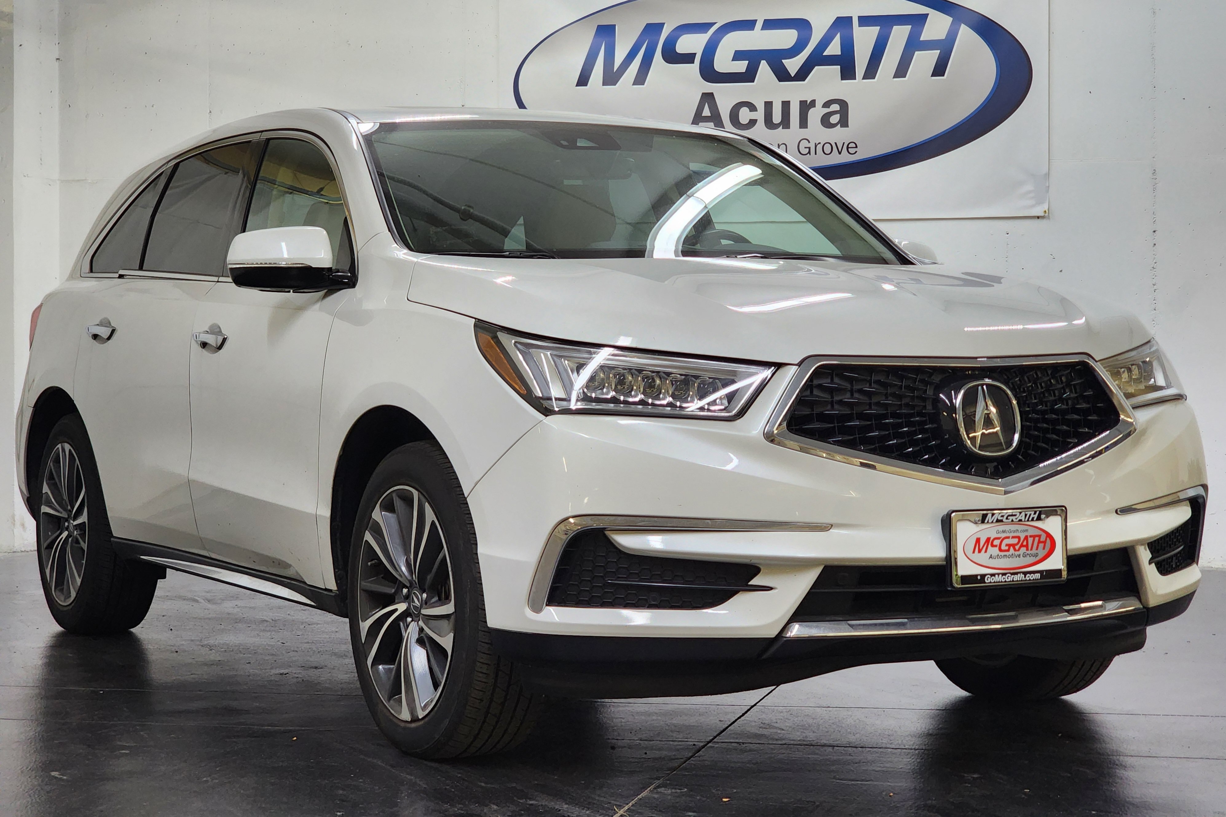 Used 2020 Acura MDX w/ Technology Package AWD/4WD image 3