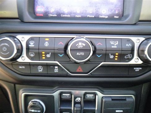 Used 2019 Jeep Wrangler Unlimited Rubicon w/ Uconnect 4C Nav & Sound Group image 14