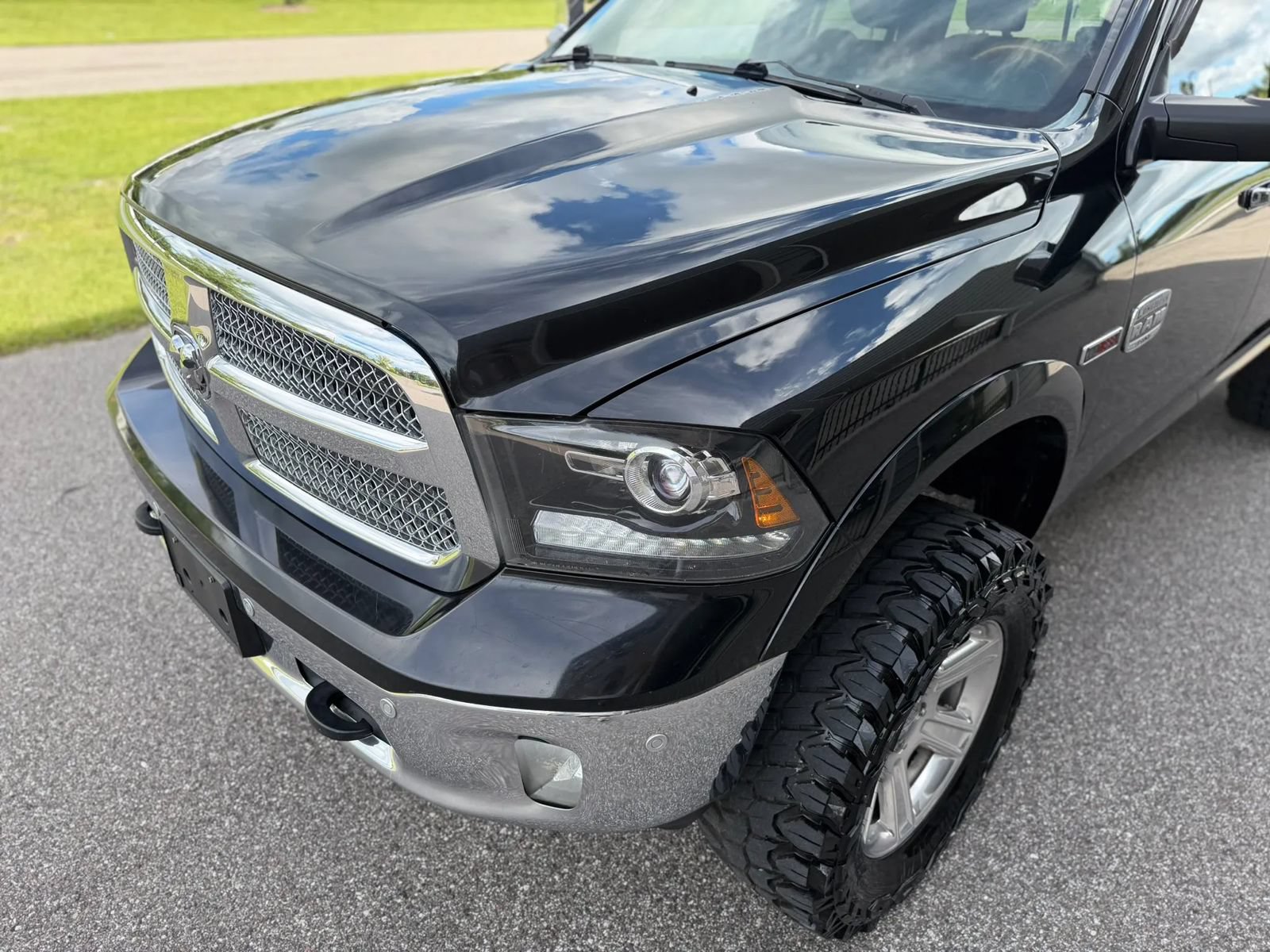 Used 2015 RAM 1500 Laramie Longhorn w/ Convenience Group AWD/4WD image 4
