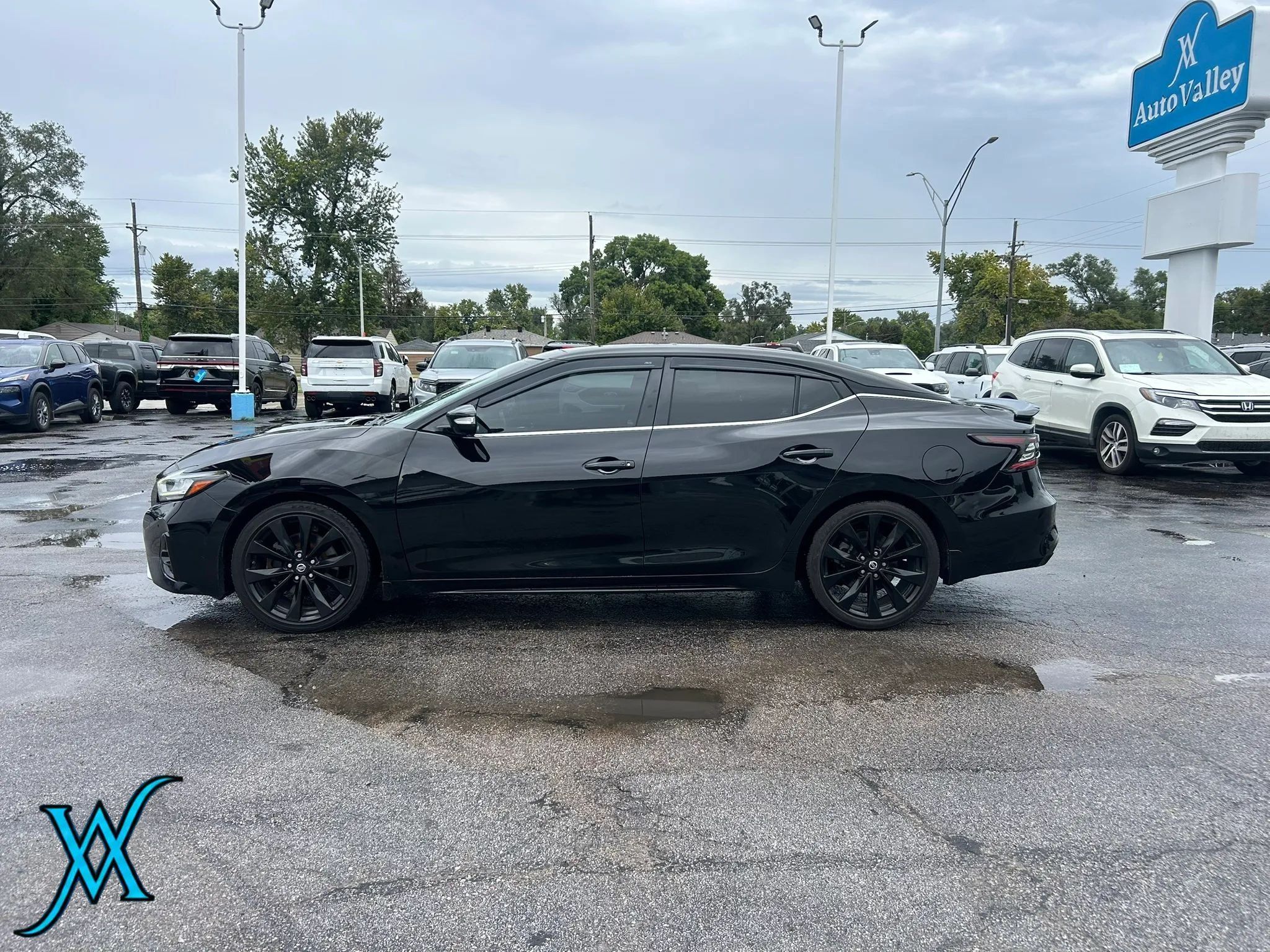 Used 2021 Nissan Maxima SR w/ Sport Mat Group FWD image 4