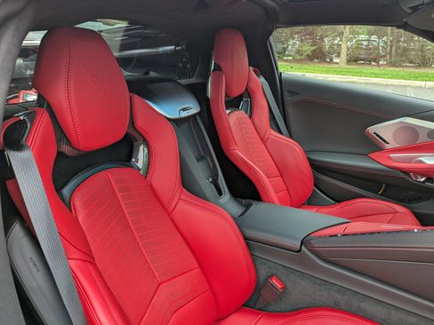 Used 2023 Chevrolet Corvette Stingray Premium Cpe w/ Battery Protection Package RWD image 17