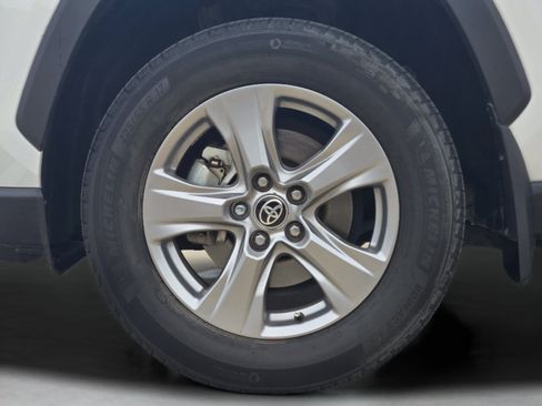 Used 2022 Toyota RAV4 XLE AWD/4WD image 31