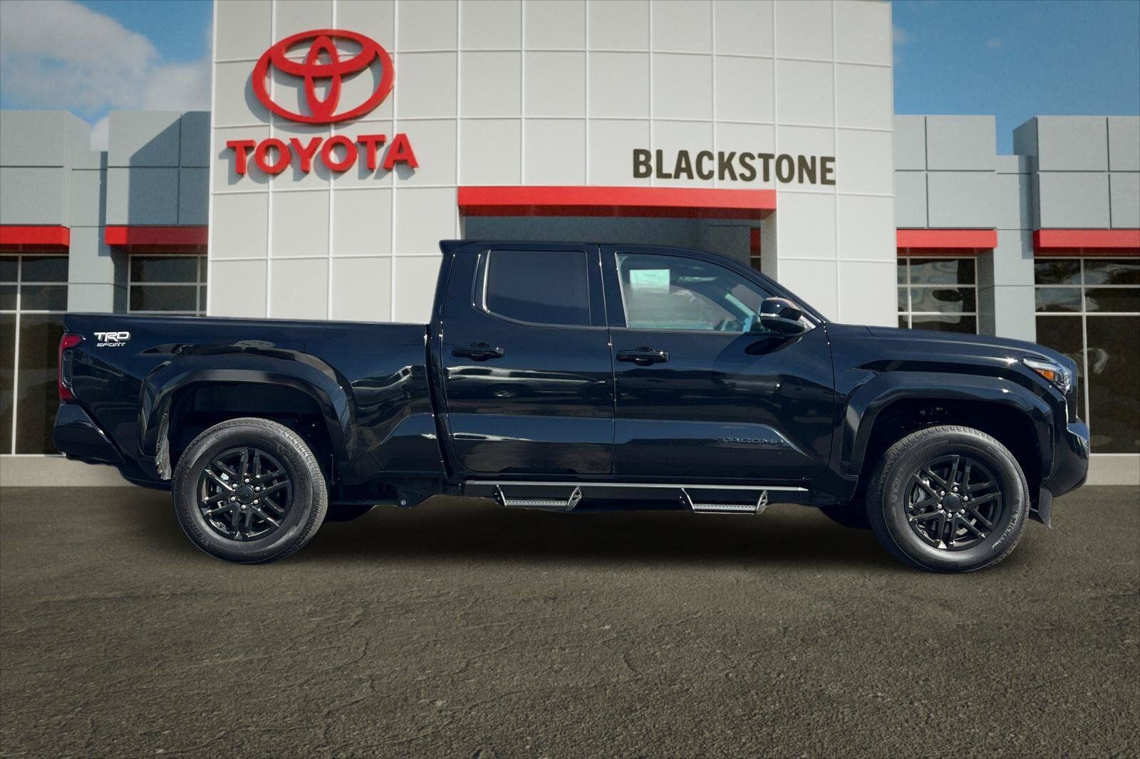Certified 2025 Toyota Tacoma TRD Sport w/ TRD Sport Upgrade Package AWD/4WD image 2