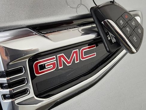 Used 2025 GMC Yukon Denali AWD/4WD image 43