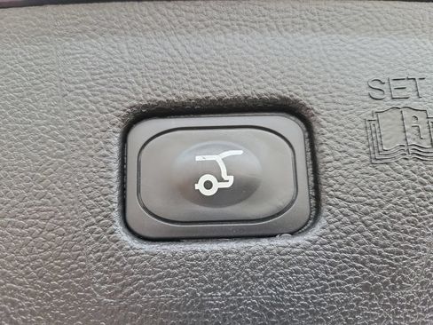 Used 2023 Ford Edge SEL w/ Convenience Package AWD/4WD image 10