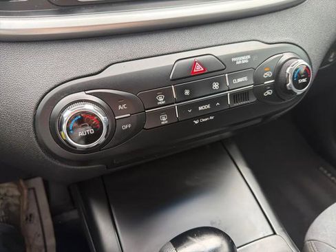 Used 2018 Kia Sorento AWD image 11