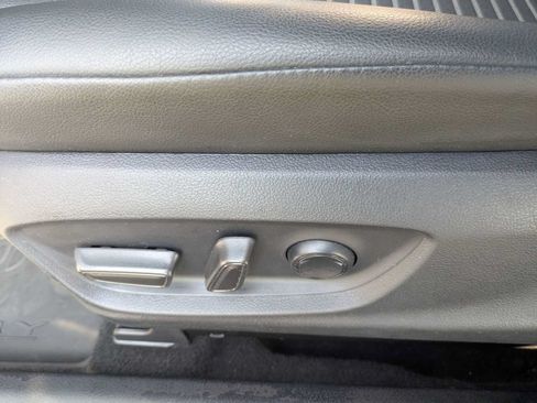 Used 2024 Toyota Camry SE w/ Cold Weather Package FWD image 7