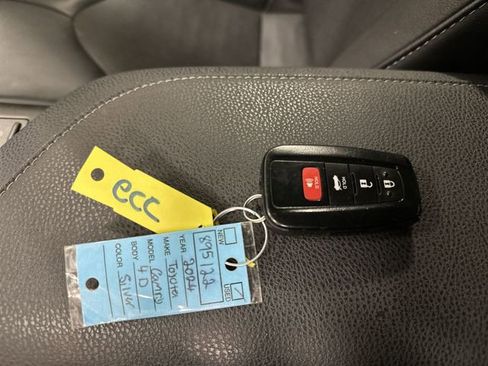 Used 2024 Toyota Camry XSE FWD image 33