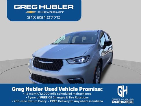 Used 2024 Chrysler Pacifica Touring-L FWD image 13